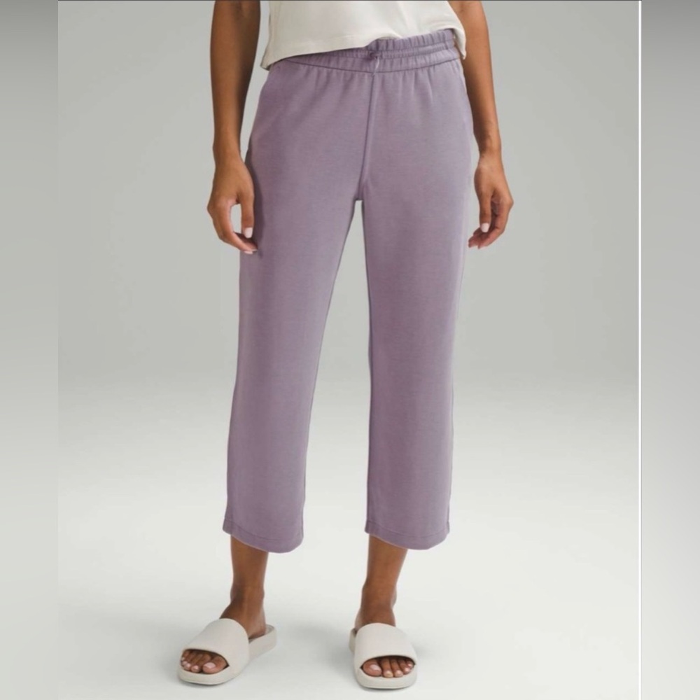 Lululemon soft stream cropped pants size 6 purple/lavander